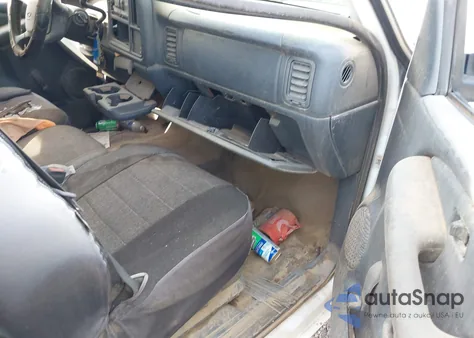 2000 Chevrolet Silverado 1500 из США, поврежденный, VIN 2GCEC19W0Y1124635